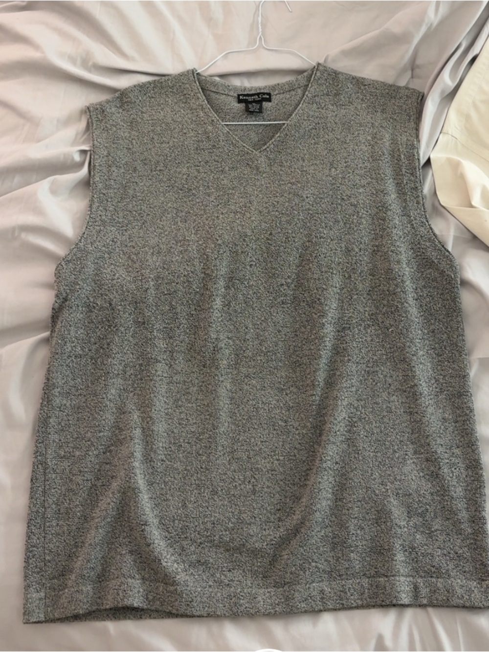 Kenneth Cole Men’s Gray V-Neck Sweater Vest
